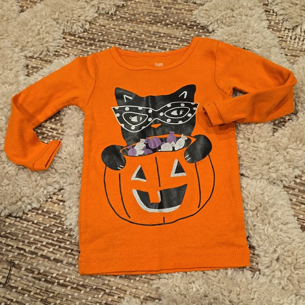 ❤️10/$13 New without tag just one you by carter's halloween pajama top